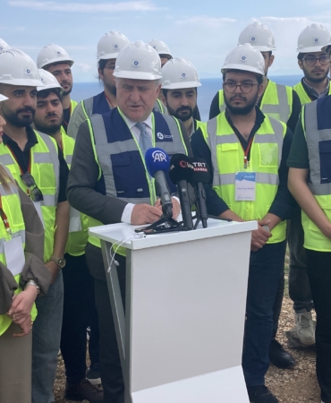 BAKAN BAK AKKUYU NGS'DE KONUŞTU: "BÜYÜYEN, GELİŞEN, GÜÇLÜ BİR TÜRKİYE VAR" GENÇLİK VE SPOR BAKANI OSMAN AŞKIN BAK: "İRAN İLE İSRAİL VE AMERİKA ARASINDAKİ SAVAŞ SÜRECİNDE HÜRMÜZ BOĞAZININ KAPATILMASI, DÜNYADA ENERJİ GÜVENLİĞİNİN NE KADAR ÖNEMLİ OLDUĞUNU İFADE EDEN BİR SÜREÇ OLDU" "CUMHURBAŞKANIMIZ RECEP TAYYİP ERDOĞAN'A TEŞEKKÜR EDİYORUZ; GERÇEKTEN BUGÜNE KADAR NE KADAR ÖNEMLİ ADIMLAR ATTIĞINI GÖRÜYORUZ"
