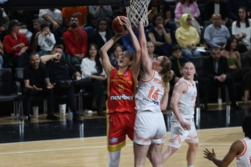 ÇİMSA ÇBK MERSİN: 75 - ATHİNAİKOS QUALCO: 77 MERSİN EKİBİ SKOR AVANTAJIYLA ŞAMPİYON OLDU