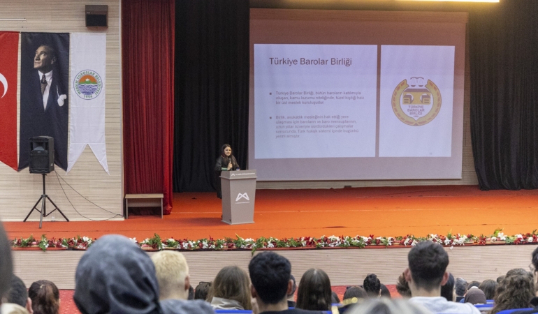 Mersin’de üniversite adaylarına meslek tanıtım semineri