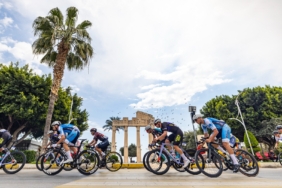 TOUR OF MERSİN HEYECANI FİNAL ETABIYLA SONA ERDİ BAŞKAN SEÇER: "MERSİN, SPOR ORGANİZASYONLARI İÇİN ÇOK UYGUN BİR ŞEHİR"