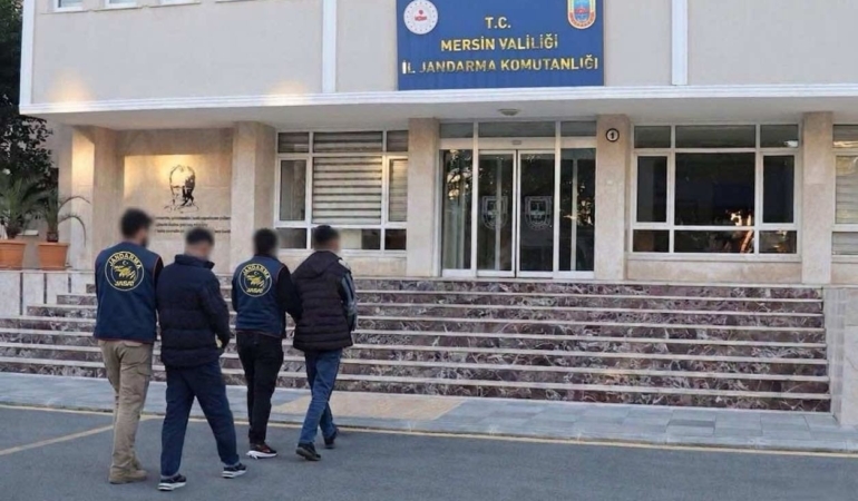 Mersin’de 2 hükümlü yakalanıp cezaevine gönderildi
