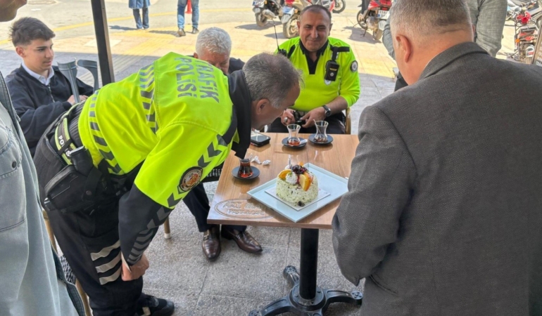 Mersin’de 28 yıllık polis memuru telsizden veda etti