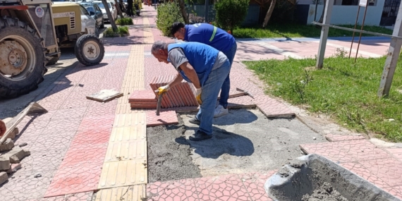 Akdeniz’de yol ve kaldırımlar yenileniyor