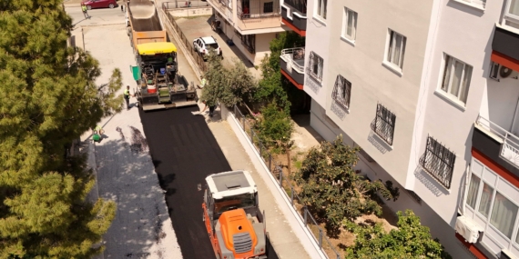 Tarsus’ta yol yenileme çalışmaları hız kesmiyor