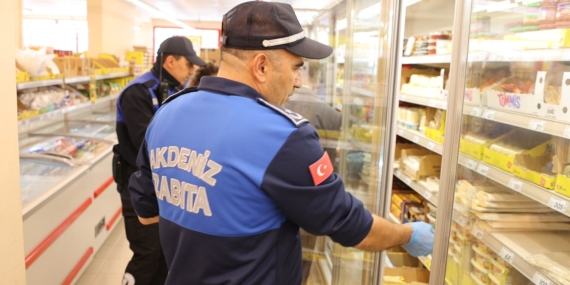 Akdeniz’de zabıta denetimleri sürüyor