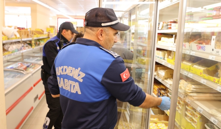 Akdeniz’de zabıta denetimleri sürüyor