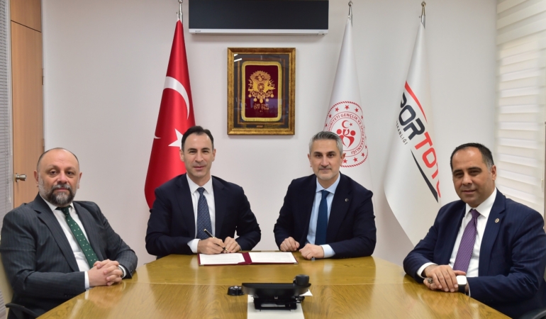 Kıratlı: “Mersin’e yeni bir Gençlik Kampı kazandırıyoruz”