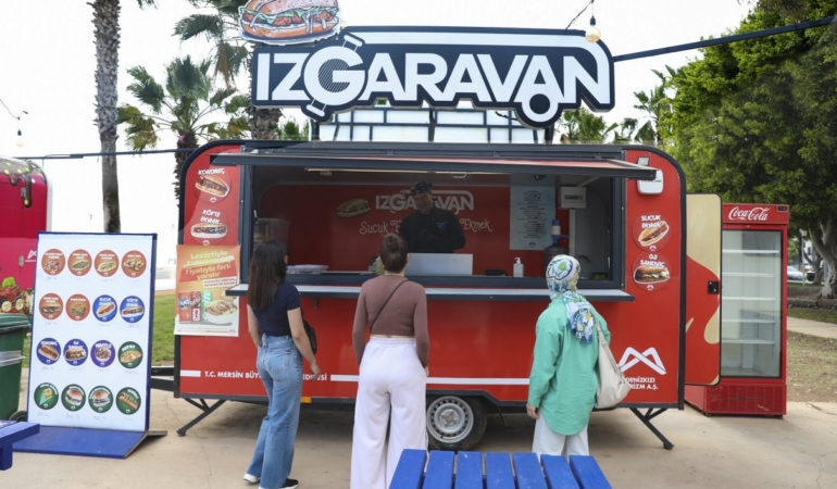 Gastrokaravanlar Mersin sahiline lezzet kattı