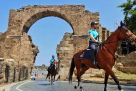 SİDE ANTİK KENTİ'NDE ATLI JANDARMA TİMLERİ GÖREVE BAŞLADI