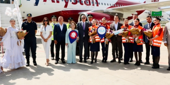 Almatı’dan Gazipaşa-Alanya Havalimanına ilk uçak seferi “su takı” seremonisiyle karşılandı