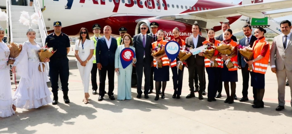 ALMATI'DAN GAZİPAŞA-ALANYA HAVALİMANINA İLK UÇAK SEFERİ "SU TAKI" SEREMONİSİYLE KARŞILANDI SEZON BOYUNCA 96 SEFER PLANLANIYOR