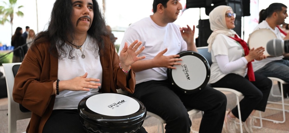 MERSİN'DE ENGELLER SANAT VE MÜZİKLE AŞILDI ENGELLİ BİREYLER KONSER, SERGİ VE GÖSTERİLERLE UNUTULMAZ BİR HAFTA YAŞADI