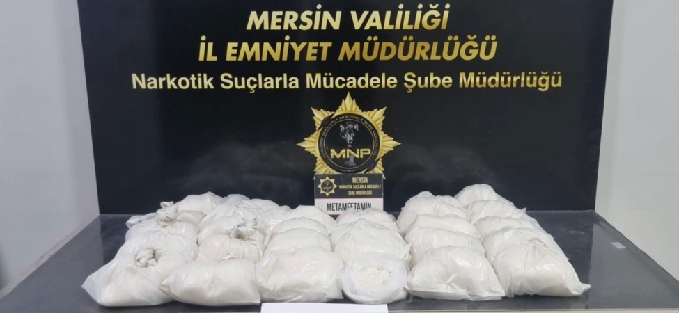 MERSİN'DE DEPOYA BASKIN: 27 KİLODAN FAZLA METAMFETAMİN ELE GEÇİRİLDİ