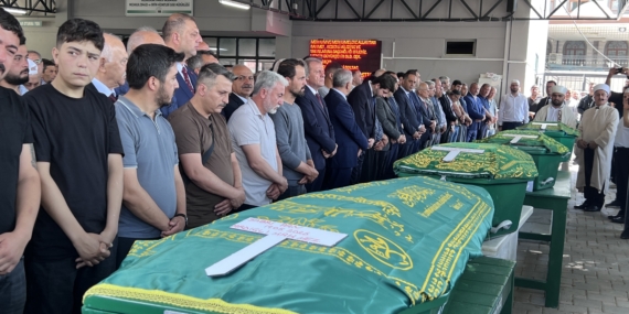 Mersin’deki vahşette hayatını kaybedenlerin cenaze namazı kılındı