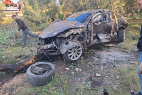 HURDAYA DÖNEN ARAÇTAN YARALI KURTULDU