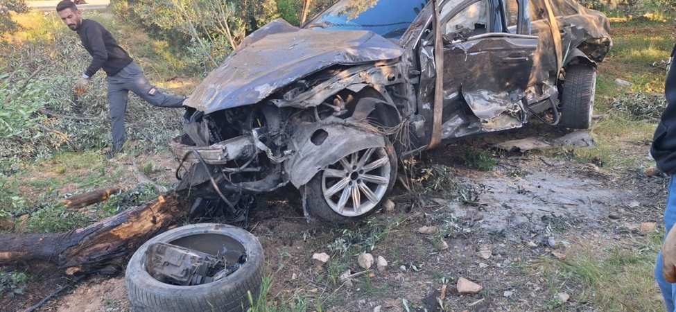 HURDAYA DÖNEN ARAÇTAN YARALI KURTULDU
