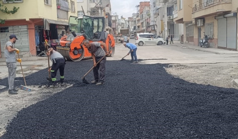 Akdeniz’de Yol Bakım Çalışmaları Sürüyor