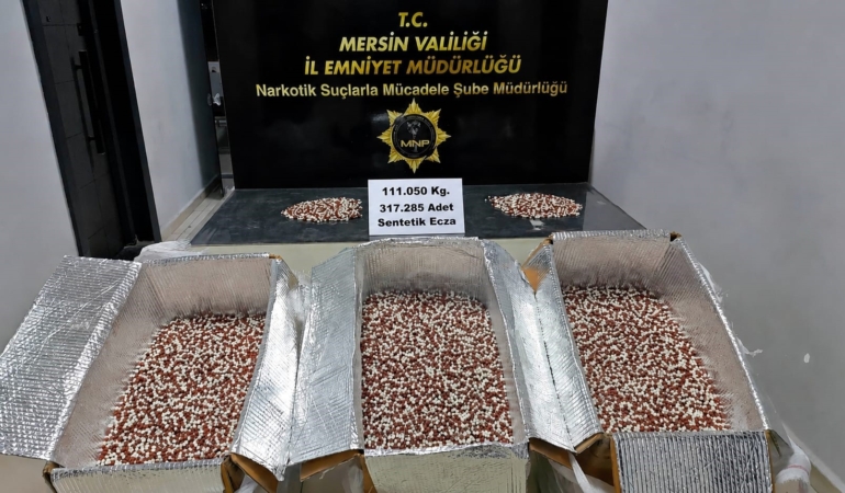 Akdeniz’de Uyuşturucu Operasyonu: 317 Bin Hap Ele Geçirildi