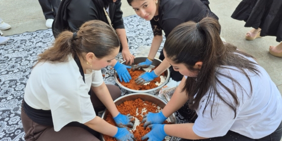 Meslek Lisesi Öğrencileri Marifetlerini Sahada Sergiledi