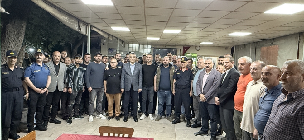VALİ TOROS TARSUS'TA GÖNÜLLERE DOKUNDU