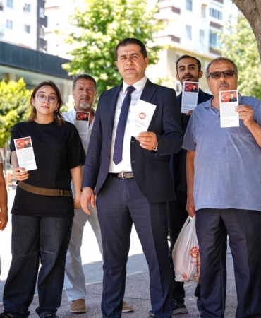 TOROSLAR’DA VATANDAŞLARA GENÇLİĞE HİTABE DAĞITILDI (1).jpg