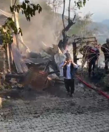 YAYLA EVİNDEN ORMANA SIÇRAYAN YANGIN SÖNDÜRÜLDÜ