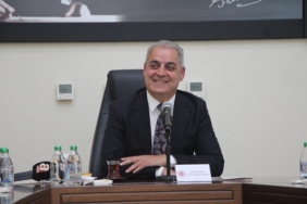 BAŞSAVCI ÇELİKKOL: "MERSİN'İ, TÜRKİYE'DE HUKUKA GÜVEN DUYGUSUNUN EN YÜKSEK OLDUĞU İL YAPACAĞIZ" MERSİN CUMHURİYET BAŞSAVCILIĞINDAN YENİ DÖNEM HAMLESİ: AĞIR SUÇ SORUŞTURMALARINI SAVCILAR YÜRÜTECEK "KARAR ÇIKARMA ORANI YÜZDE 107'Yİ AŞTI"
