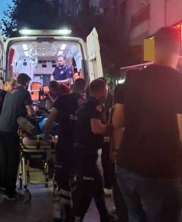 İŞ YERİNDE YÜK ASANSÖRÜNDEN DÜŞEN DÖNERCİ HASTANELİK OLDU