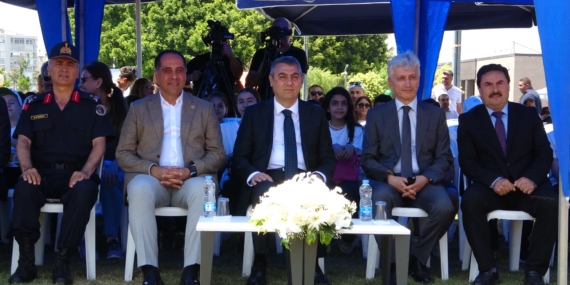 Mersin’de atıklar tasarıma dönüştü, çocuklar podyuma çıktı