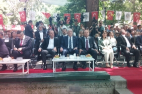 MUT İLÇESİNDE 'KARACAOĞLAN KAYISI KÜLTÜR VE SANAT FESTİVALİ'NİN 64'ÜNCÜSÜ COŞKULU BAŞLADI. (HASAN ÇETİN/MERSİN-İHA) Mersin'in Mut ilçesinde bu yıl 64'üncüsü düzenlenen Karacaoğlan Kayısı Kültür ve Sanat Festivali, renkli etkinlikler ve yoğun katılımla başladı.