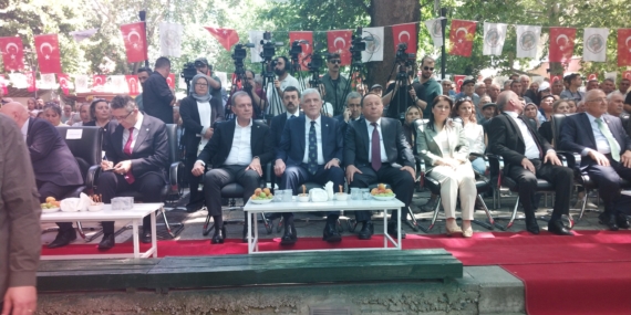 Mut’ta 64. Karacaoğlan ve Kayısı Festivali coşkuyla başladı