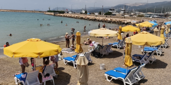 Mersin’de deniz sezonu başladı: Rus uçuşlarının iptali bölge turizmini etkiledi