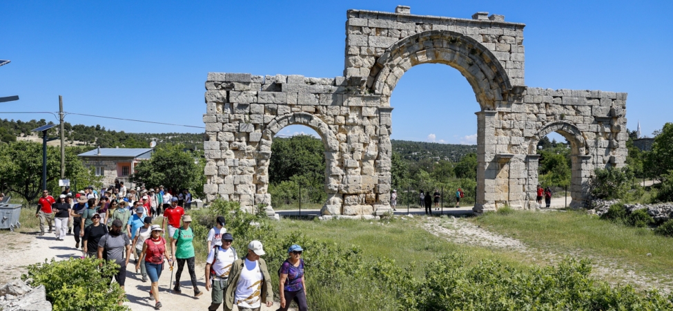 MERSİN'DE TARİHİ KİLİKYA YOLUNUN 10'UNCU ETABI DOĞASEVERLERİ BULUŞTURDU