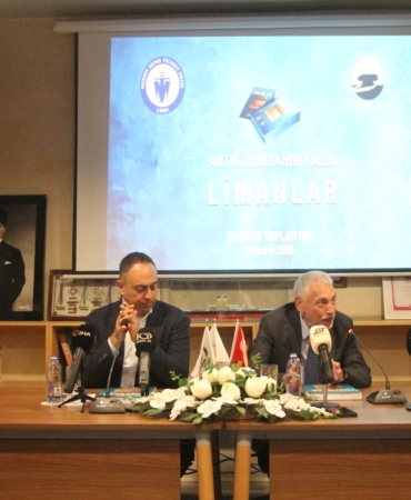 MERSİN'DE 'ANTİK DÜNYANIN KALBİ LİMANLAR' KİTABI TANITILDI