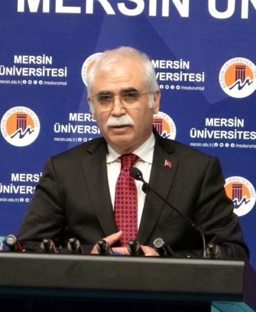 AYM BAŞKANI ÖZKAYA: "ADALET, TOPLUMUN ORTAK VİCDANIDIR" "ANAYASA YALNIZCA HUKUKİ DEĞİL, TOPLUMSAL BİR SÖZLEŞMEDİR" AYM BAŞKANI ÖZKAYA MERSİN ÜNİVERSİTESİ'NDE ÖĞRENCİLERLE BULUŞTU
