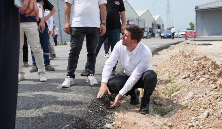 Tarsus’ta 23 sokakta sıcak asfalt çalışması