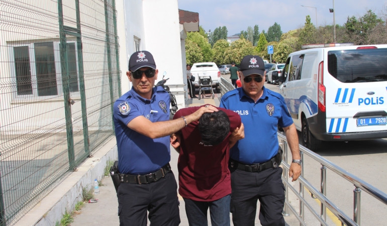 7 KİŞİNİN YARALANDIĞI DOLMUŞ KAZASINDAKİ ŞOFÖR: "KIZ ARKADAŞIMLA SORUN YAŞAMIŞTIM"