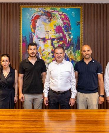 MERSİN'DE DEZAVANTAJLI BİREYLER SU SPORLARIYLA BULUŞUYOR