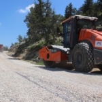 MERSİN'DE KIRSAL ULAŞIMI RAHATLATAN ASFALT ÇALIŞMASI TAMAMLANDI