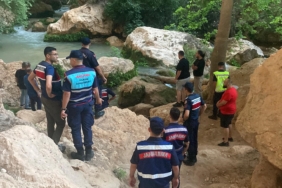 VADİDE GİRDİĞİ SUDA AKINTIYA KAPILAN ÇOCUK HAYATIN KAYBETTİ