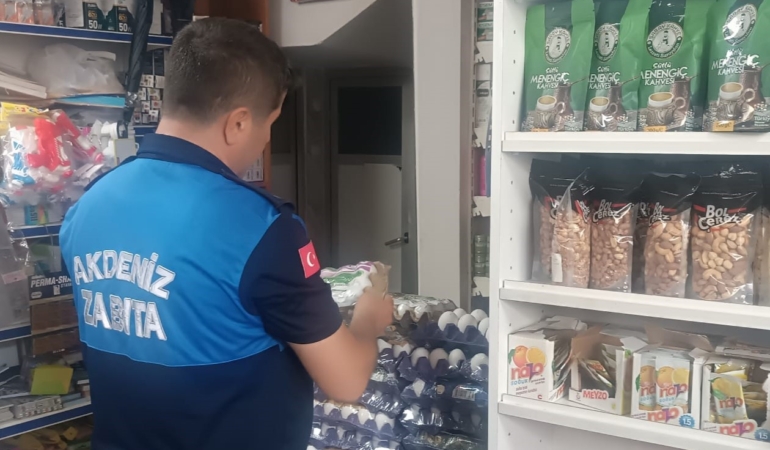 Akdeniz’de son kullanma tarihi geçmiş 230 gıda ürünü imha edildi