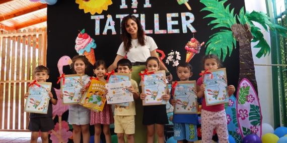 Toroslar’ın Gündüz Bakımevlerinde Karne Heyecanı Yaşandı