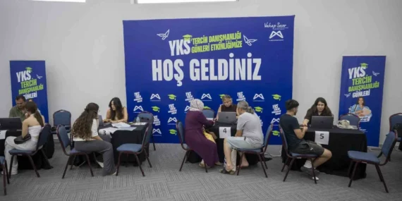 Üniversite hayali kuran gençlere Mersin Büyükşehir’den destek