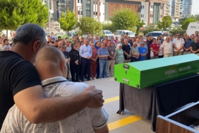 RADYOLOJİ TEKNİSYENİ GÖREV YAPTIĞI HASTANEDEN GÖZYAŞLARIYLA UĞURLANDI