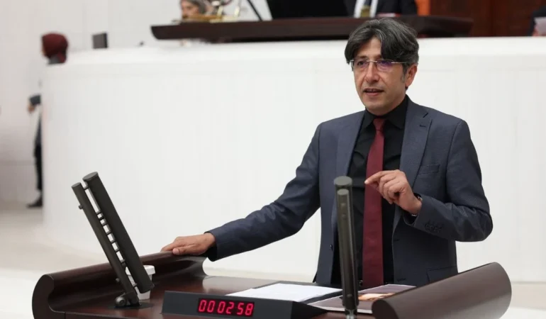 Ali Bozan’dan Tarsus için kanun teklifi: “İl statüsü verilmeli”