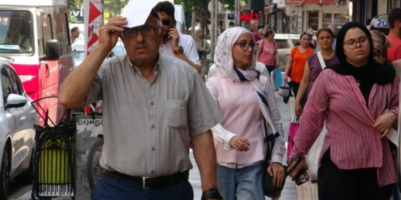 Mersin’de sıcak ve nem hayatı olumsuz etkiliyor