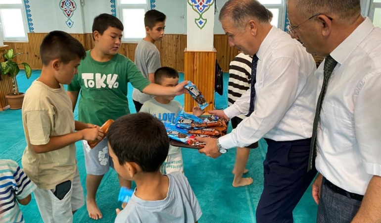 Erdemli’de yaz Kur’an kursu öğrencilerine sürpriz ziyaret
