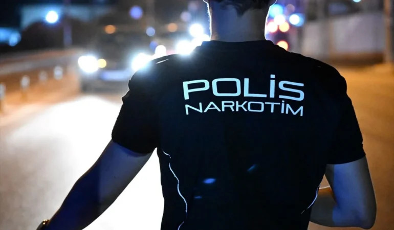 Mersin’de eş zamanlı narkotik operasyonu: 3 bin 214 kişi sorgulandı