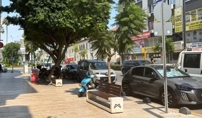 Sıcak hava Mersin Çarşısı’nı sessizliğe bürüdü