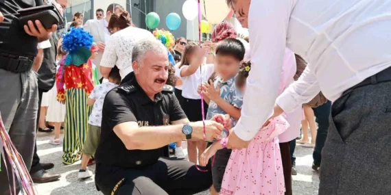 Mersin emniyetinden çocuklara moral etkinliği